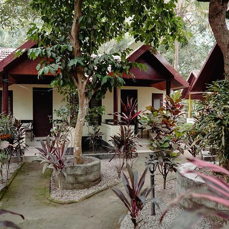 Savithri Inn Cottage Варкала Экстерьер фото