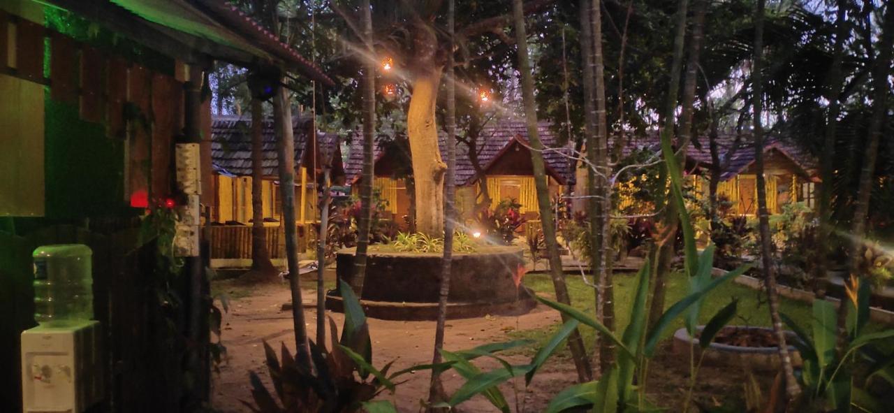 Savithri Inn Cottage Варкала Экстерьер фото