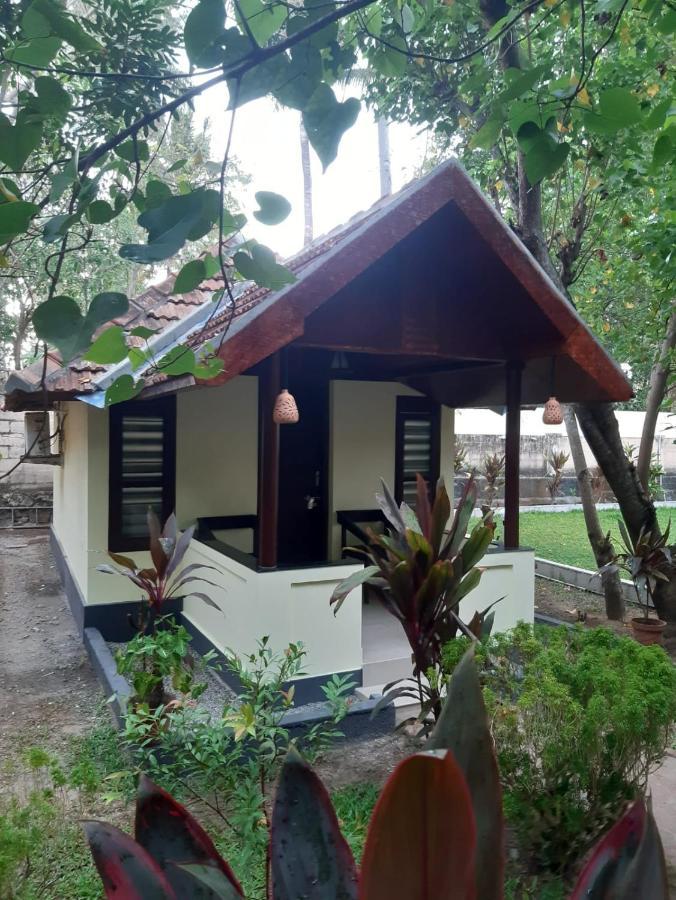Savithri Inn Cottage Варкала Экстерьер фото