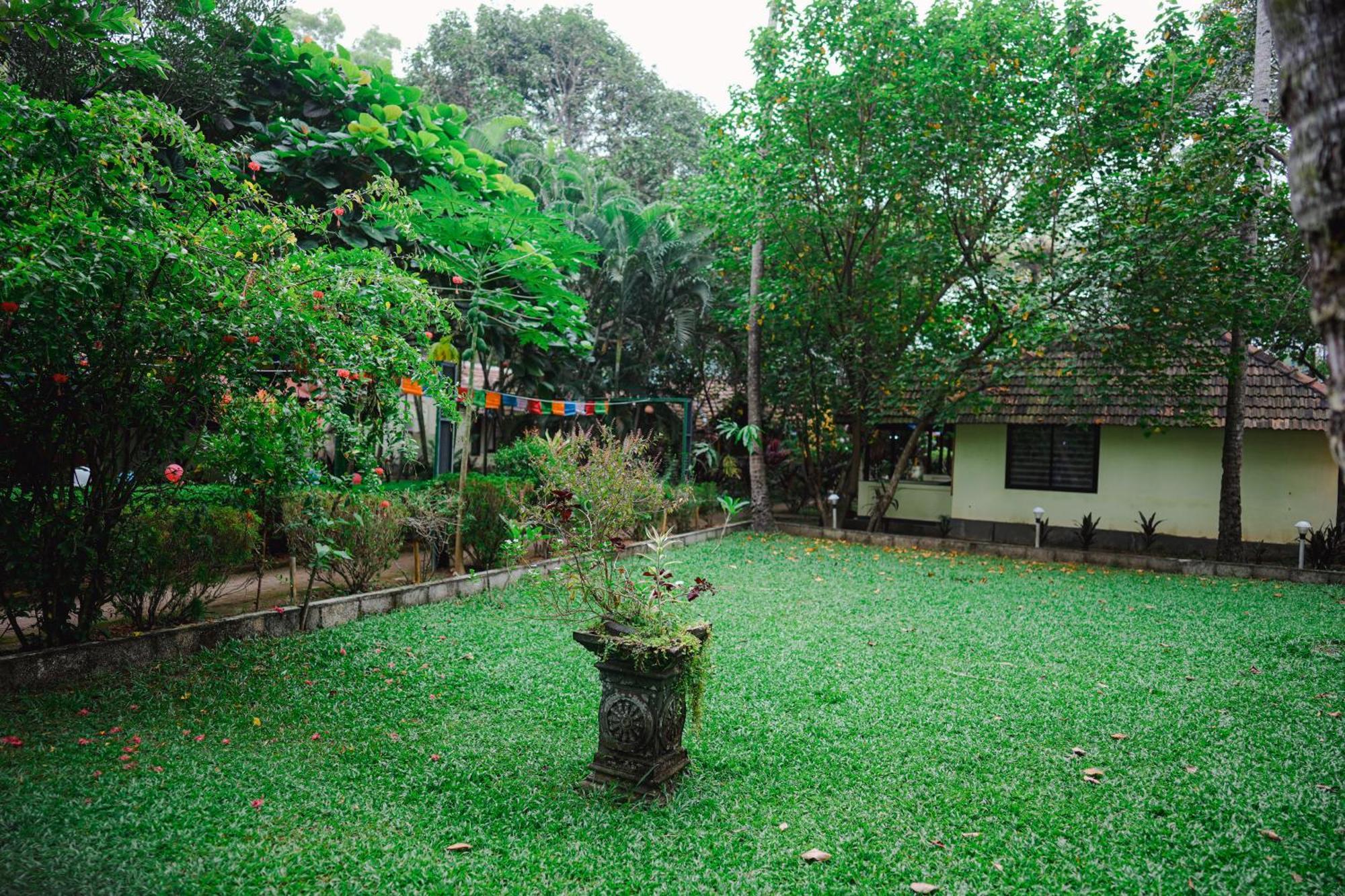 Savithri Inn Cottage Варкала Экстерьер фото